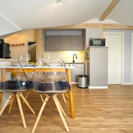 Ferienwohnung Mit Seeblick Im Haus Wizlaw アパート ゼリン