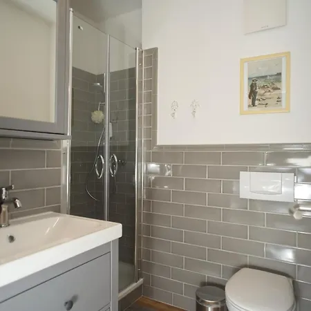 Ferienwohnung Mit Seeblick Im Haus Wizlaw * ゼリン