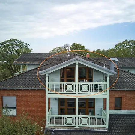 Ferienwohnung Mit Seeblick Im Haus Wizlaw アパート ゼリン
