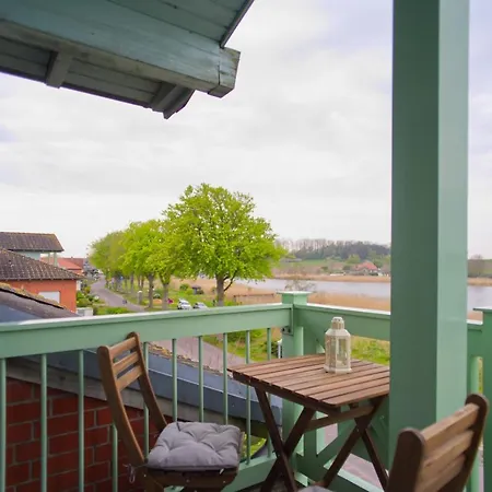 Ferienwohnung Mit Seeblick Im Haus Wizlaw * ゼリン