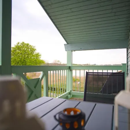 Ferienwohnung Mit Seeblick Im Haus Wizlaw アパート