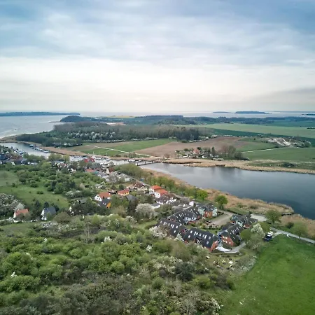 Ferienwohnung Mit Seeblick Im Haus Wizlaw * ゼリン